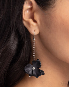 Plentiful Petals - Black #E325