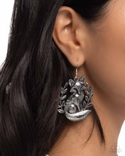 Load image into Gallery viewer, Foxy Fashion - Silver