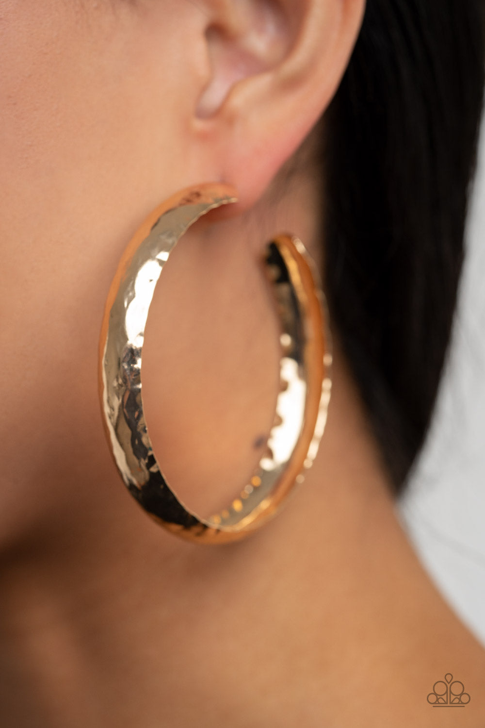Check Out These Curves - Gold #E069