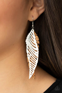 WINGING Off The Hook - White #E543